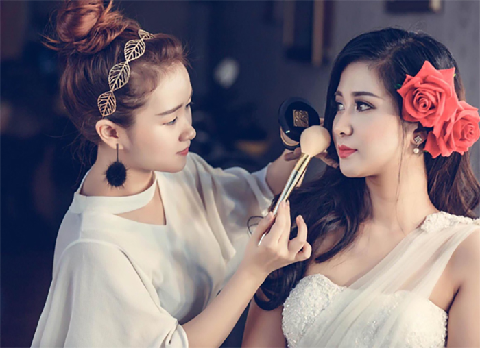 Kiếm bội tiền mùa cưới nhờ những ý tưởng quảng cáo tiệc cưới độc đáo